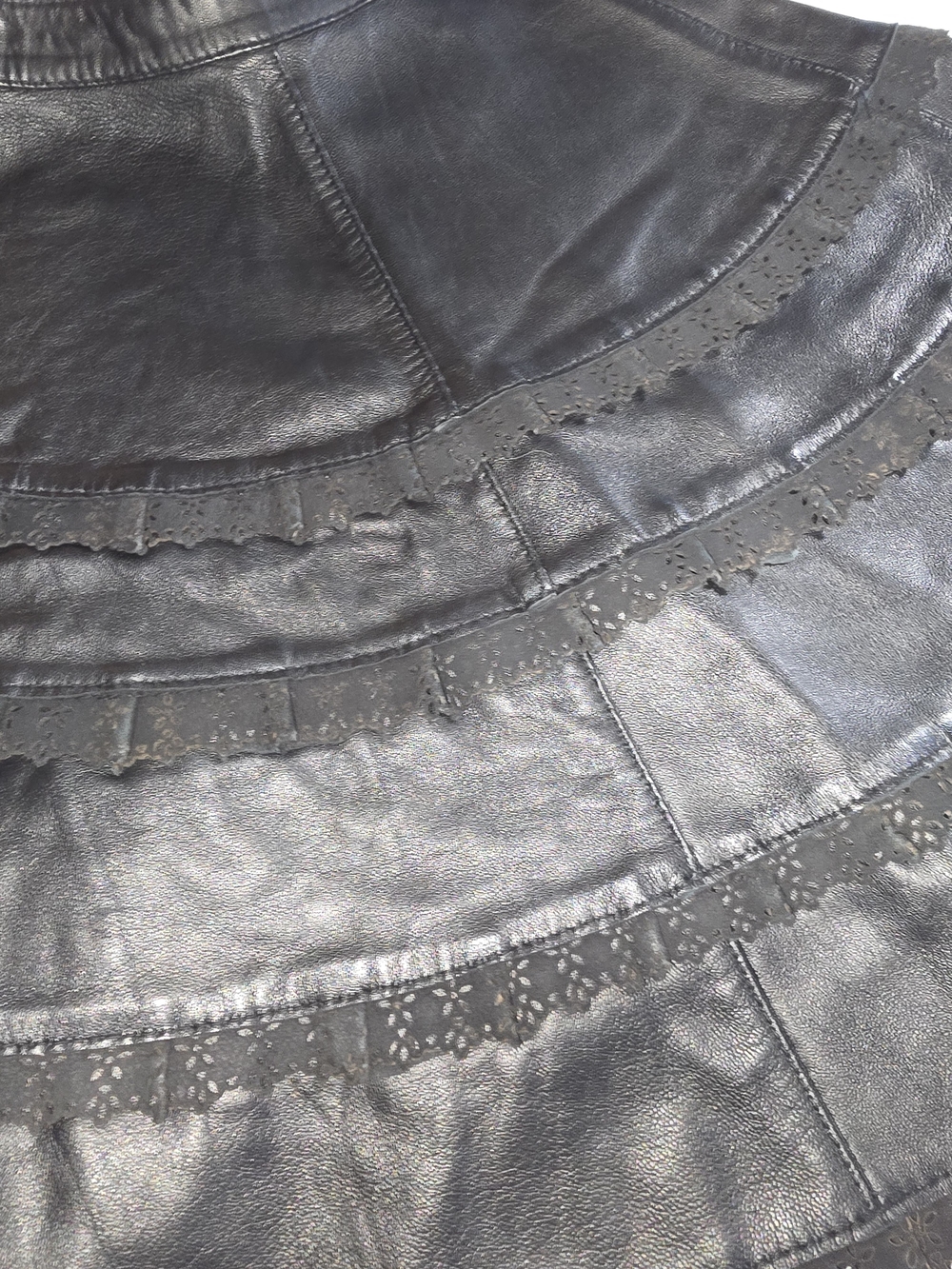 Understated Leather Roxanne Mini Skirt - Picture 5 of 9